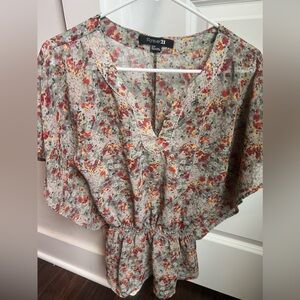 Forever 21 Floral Batwing Short Sleeve Top